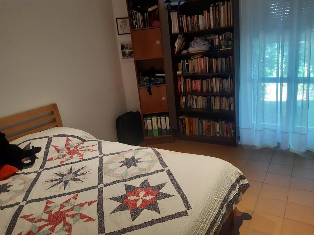 Sunny Garden Flat In Apartment *